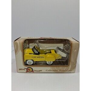 NationalGift Pedal Champs Die Cast Dump Truck Pedal Car 1:10 NIB